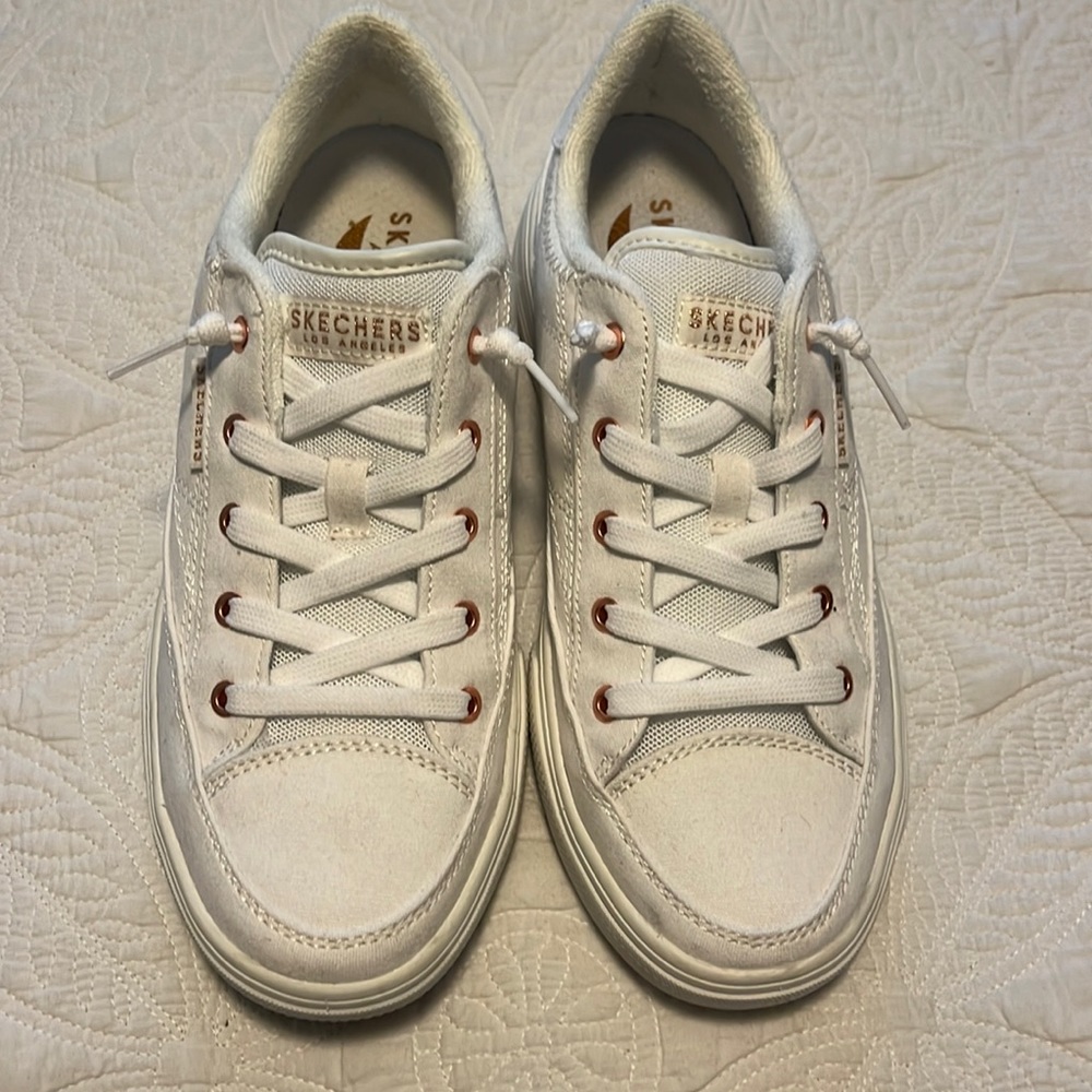 Skechers Arch Fit Arcade - Meet Ya There. Worn once.